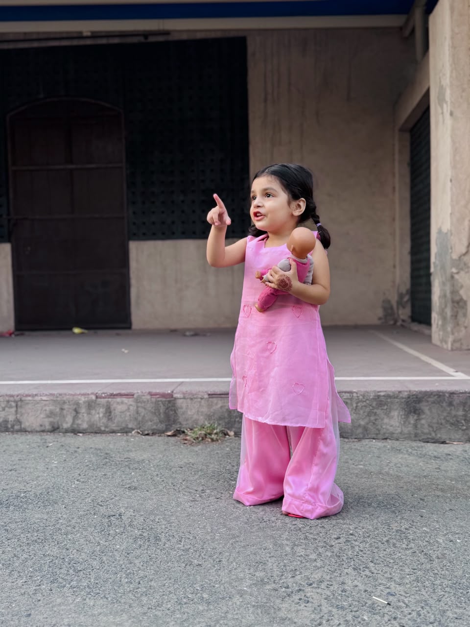 Girls Pink Sleeveless Kurti with Trouser – Premium Kids Ethnic Wear