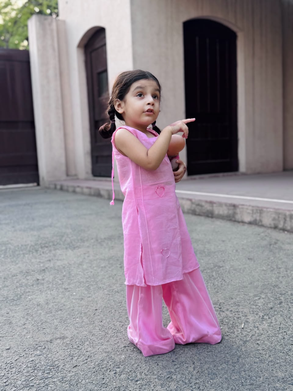 Girls Pink Sleeveless Kurti with Trouser – Premium Kids Ethnic Wear
