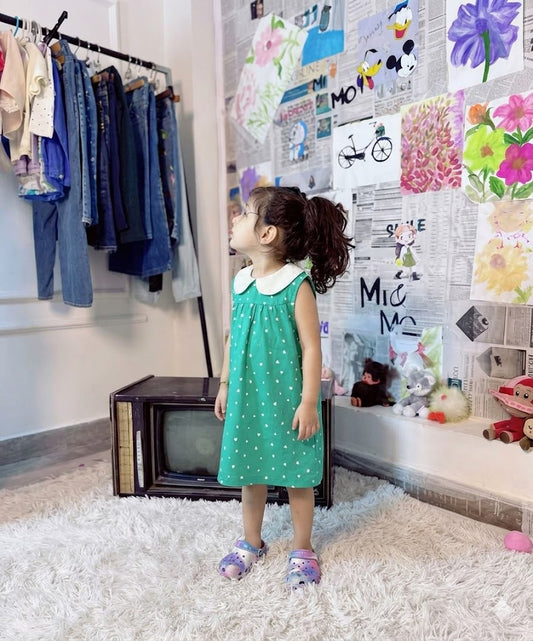 Girls green heart print sleeveless frock with white collar kids casual wear — MiMo Pakistan