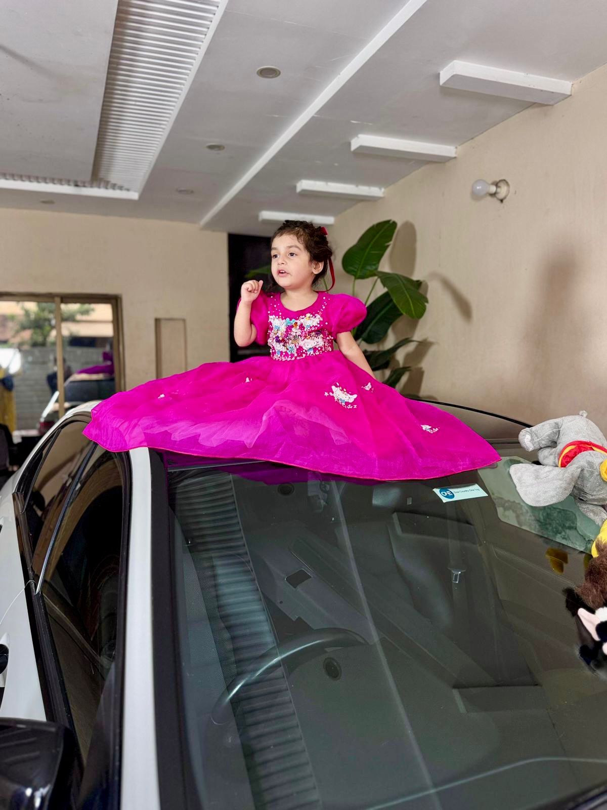 Girls pink princess frock side view flowing skirt kids special occasion dress — MiMo Pakistan